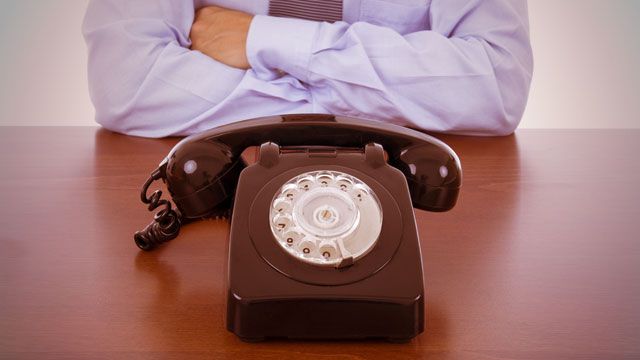 پیگیری ارتباطات تجاری